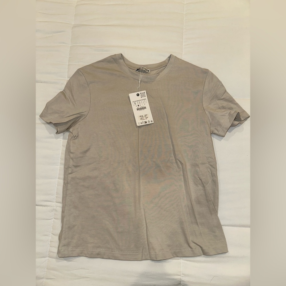 Zara Women’s Beige T-Shirt Size Small NWT